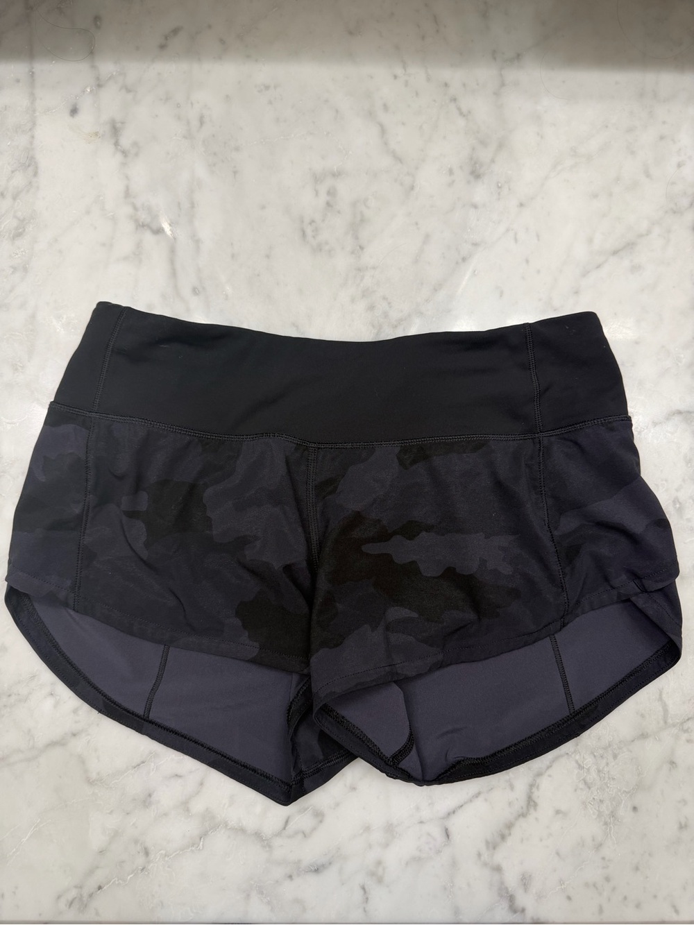 Lululemon black camo speed up short size 2